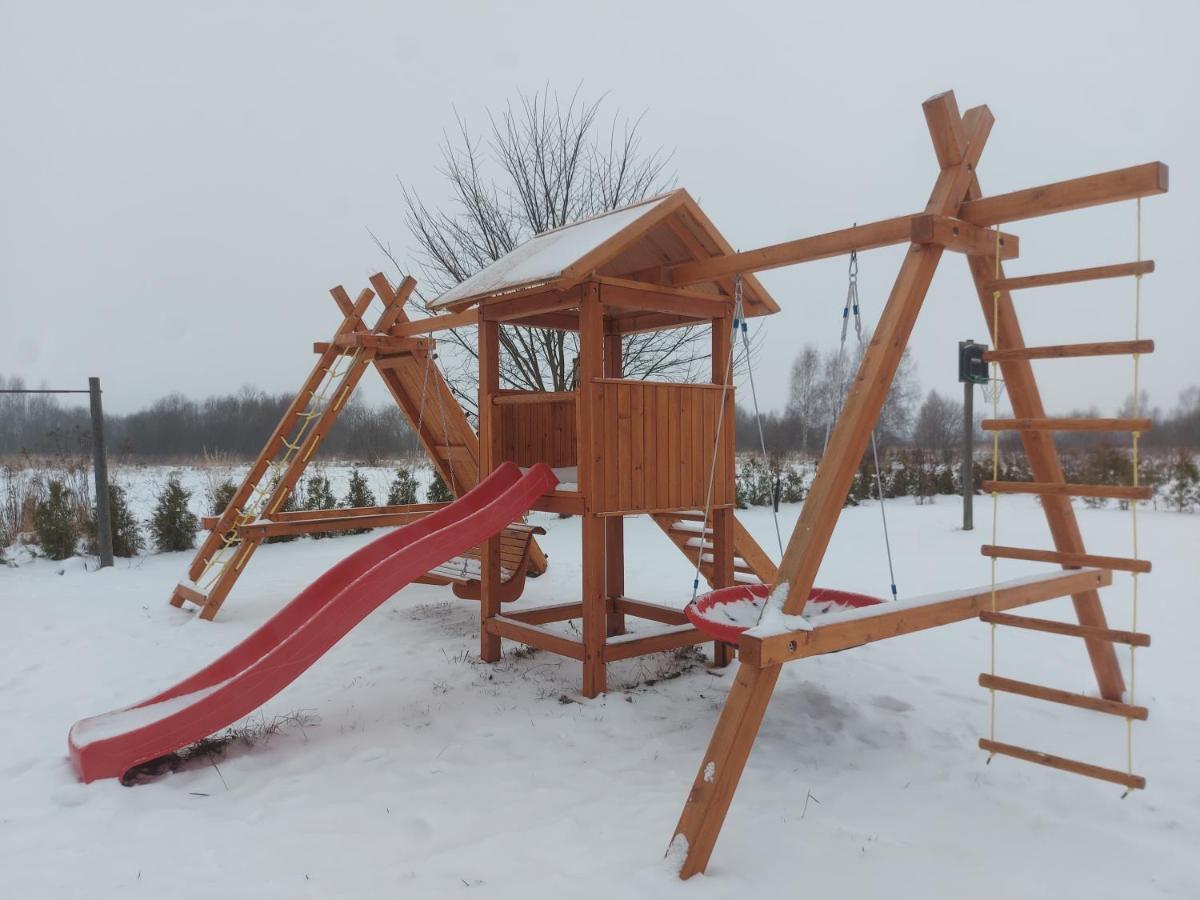 Lindiki Hotel Salaspils Buitenkant foto