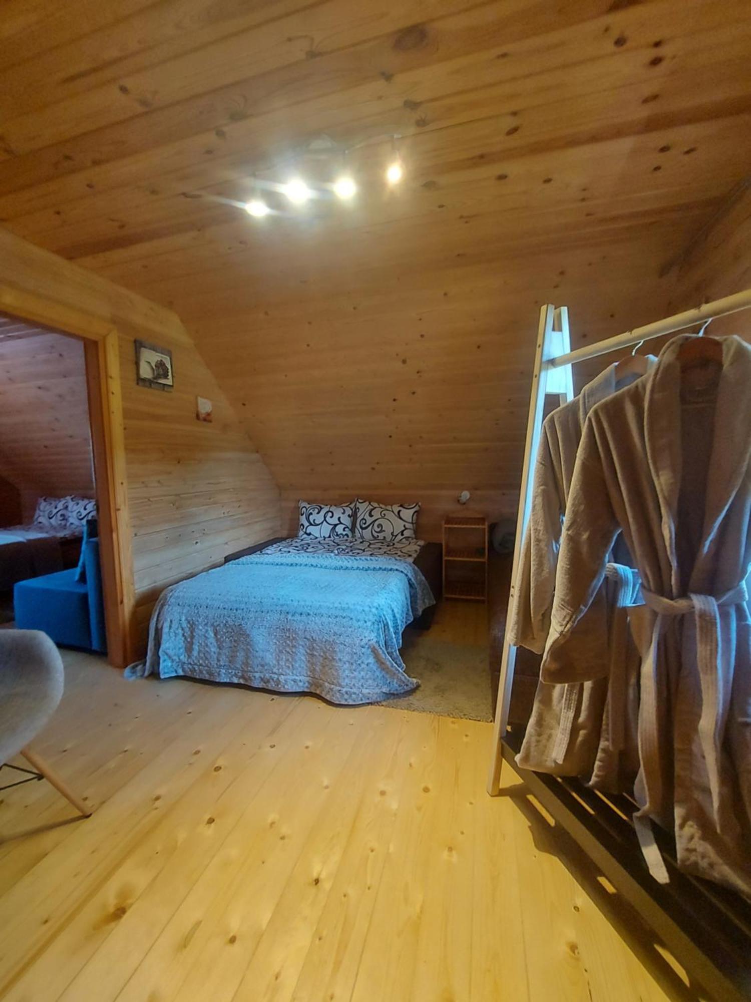 Lindiki Hotel Salaspils Buitenkant foto