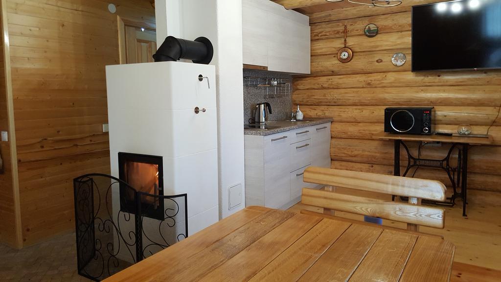 Lindiki Hotel Salaspils Buitenkant foto