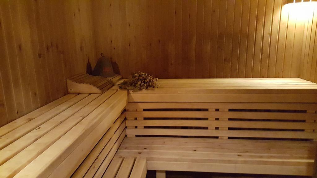 Lindiki Hotel Salaspils Buitenkant foto