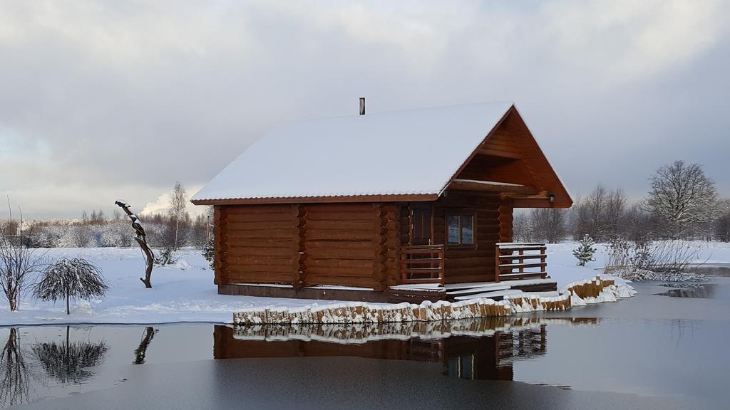 Lindiki Hotel Salaspils Buitenkant foto